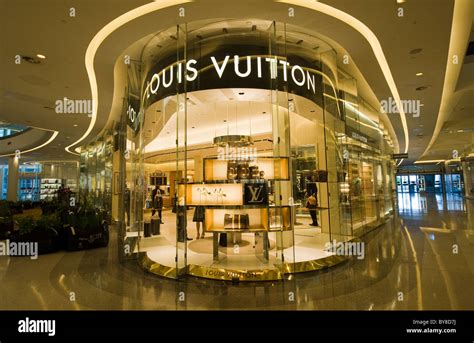 louis vuitton uk locations.